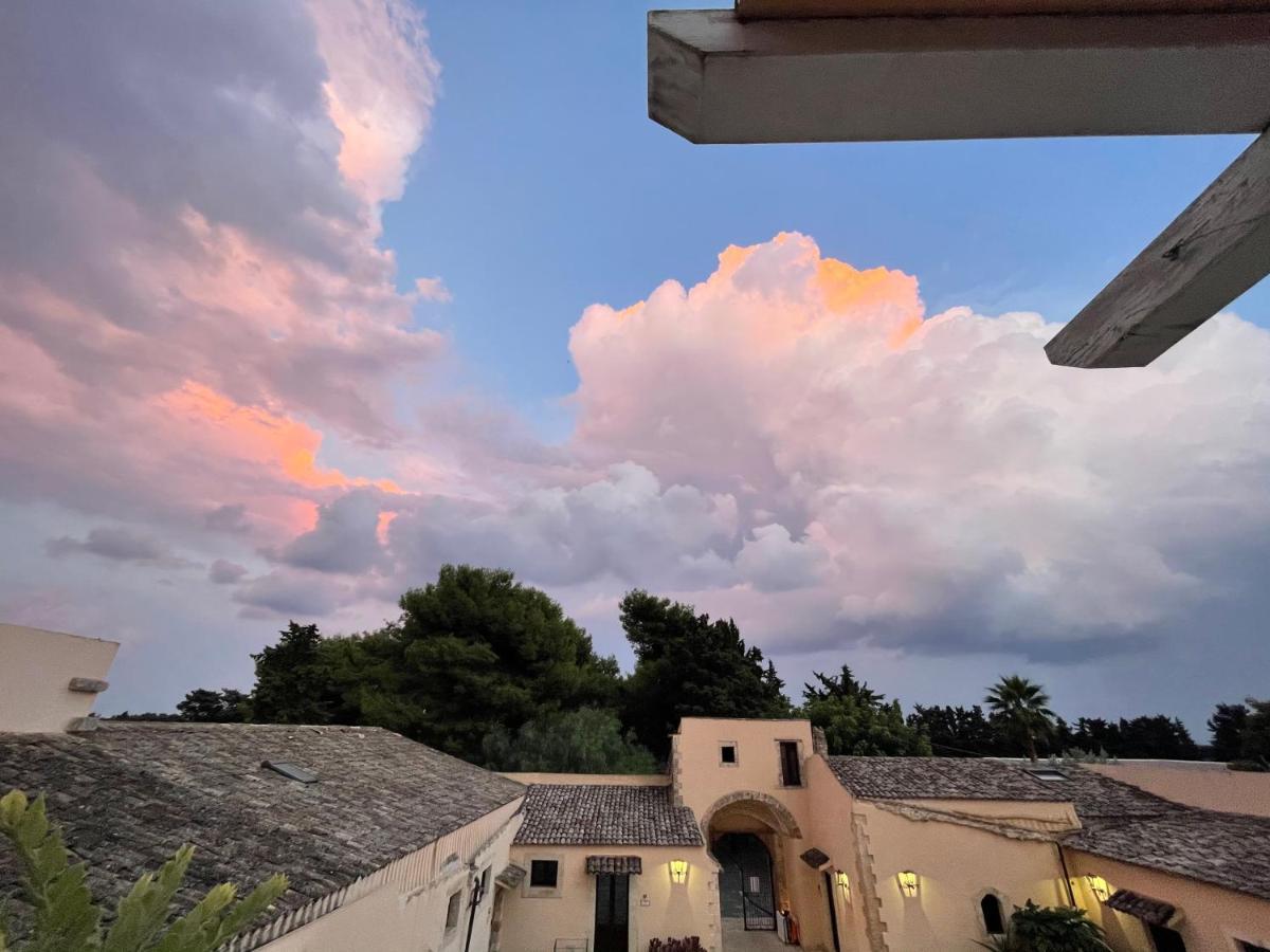 Chiusa Di Carlo Agriturismo อาโวลา ภายนอก รูปภาพ