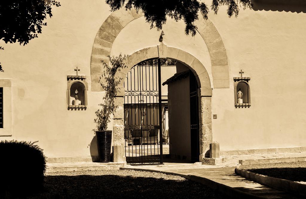 Chiusa Di Carlo Agriturismo อาโวลา ภายนอก รูปภาพ