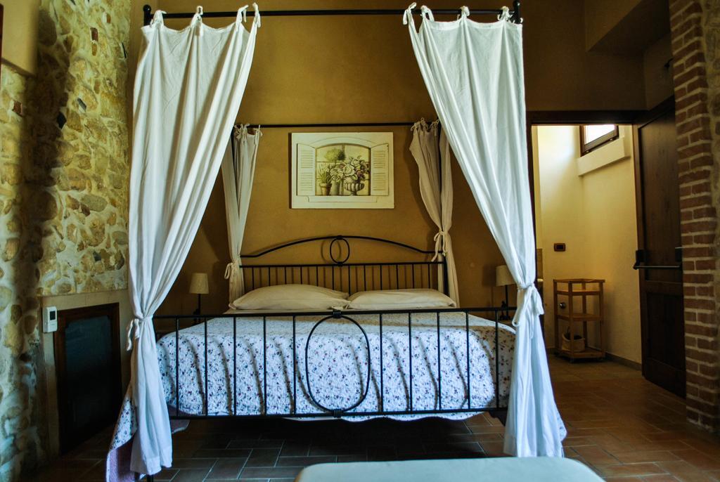 Chiusa Di Carlo Agriturismo อาโวลา ภายนอก รูปภาพ
